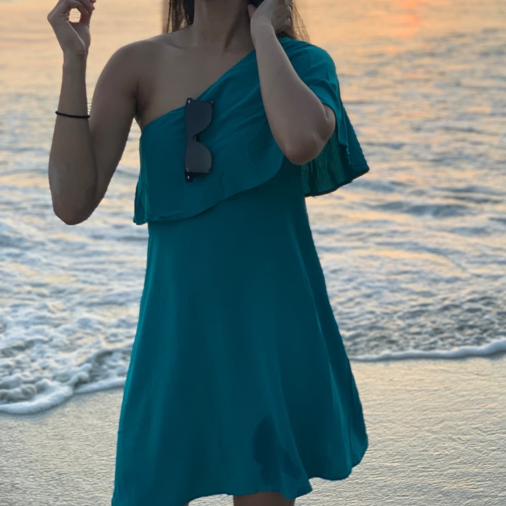 One shoulder dress